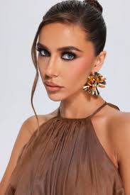 Judy Feather's Instagram, Twitter & Facebook