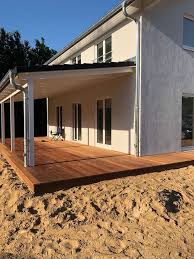Carport Vordach Terrasse Oder Gartenhaus Contract Vario Familyhaus 145 Mit Grosser Terrassenuberdachung Hausb Shed With Porch Garden Shed Garden Storage Shed