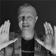 Does anyone care about true architecture?