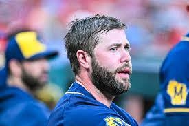 Ugo Amadi's Instagram, Twitter & Facebook