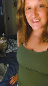 Commissioning artist for portrait of deceased father with unborn grandchild