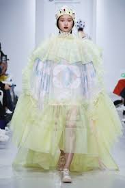 Minju Kim Ready To Wear Spring 2019 Look 16 In 2020 Pretty Outfits Ready To Wear Fashion Photo