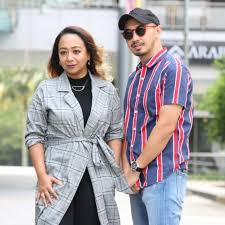 Tenang, tenangkan hatiku jenuh aku mengubatnya buangkan rasa penatku kerna mengejar coba tetapkan hatiku lebih dari mauku buangkan rasa penatku kerna mengejar kerana hatiku yang mengingin lebih mengharapkan kamu jika bukan cinta mau apa hati? Ost Nur Tak Pernah Hilang Lirik