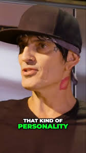 Tommy talks about not being a frontman #rocknroll #rockmusic #drummer  #tommylee