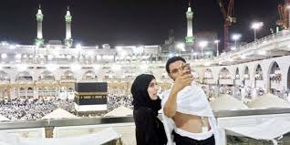 Di sanalah terletak ka'bah dan masjid nabawi yang menjadi dambaan kaum muslimin untuk dikunjungi. Swafoto Haram Di Masjidil Haram Dan Masjid Nabawi Soyacincau Com