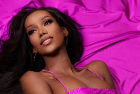 Kenia Bonilla: la primera candidata trans en el Miss Universo Ecuador