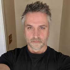 People were quarantined, people passed away(RIP🙏🏽🕊️), businesses  shutdown, cost of living skyrocketed, Social Media and our phones took  over. Now life as we know it is very different! I see it.