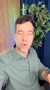 Una camarera venezolana en Galicia gana el Gordo de la lotería El mayor  premio de la Lotería Nacional en España también cayó este año en un hogar  venezolano Eli Blanco, una mujer