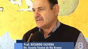 EL PROFESOR RICARDO SILVERA RECIBIÓ RECONOCIMIENTO POR SUS 30 AÑOS DE  TRABAJO EN UTU