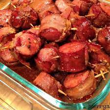 Garlic bread and a green salad. 80 Christmas Crockpot Recipes Merry About Town