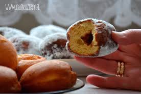 W tym celu miskę z zagniecionym ciastem przykryć folią spożywczą i wstawić na noc do lodówki. Paczki Babci Basi Przepyszny Tradycyjny Przepis Na Tlusty Czwartek