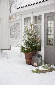 Skandinavische Diy Weihnachtsdeko Und Bastelideen Zu Weihnachten Weihnachtsdekoration Fur Draussen Weihnachtlicher Hauseingang Bauernhaus Weihnachten