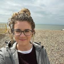 Dawn Kelly's Instagram, Twitter & Facebook