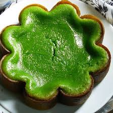 Dimasak dengan cara dikukus, menggunakan bahan dasar santan dan bertekstur cukup lembut dan kenyal. Bolu Kemojo Berinovasi Dengan Berbagai Rasa Bertuahpos