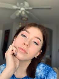 🧡Rhiannon Strong🧡