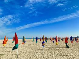 Das für den monat märz erwartete klima in honfleur. Der Schonste Strand Den Ich Kenne Deauville Beach Deauville Reisebewertungen Tripadvisor