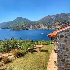Datça ilçesi marmaris'e 70 km, muğla merkeze 125 km, i̇zmir'e 330 km, başkent ankara'ya 708 km, mega şehir i̇stanbul'a 882 km ve diğer bir tatil yöresi olan antalya'ya ise. Bizim Ev Datca Rezervasyon Bilgileri