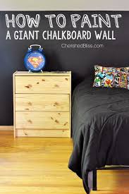 This is not the first time that i show you a wall painted with chalkboard paint but i have not seen a wall like this in a bedroom before! Pin On Homes