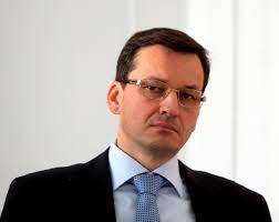 Był to jedynie symboliczny prezent, bo póki co jego dieta nie pozwala na inne przysmaki, niż mleko mamy. Premier Morawiecki O Potwornej Tragedii Esbeccy Mysliwi Zabili Mu Dwa Psy Super Express Wiadomosci Polityka Sport