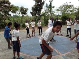 Los juegos recreativos para jóvenes, también tienen la finalidad de otorgarnos una vida mucho más saludable, ya que al momento de ejecutar este tipo de movimientos al aire libre, nuestro cuerpo se podrá ir adaptando a los diferentes cambios físicos que presente nuestro organismo, con lo que mejorará nuestro sistema inmunológico como también nuestras respectivas capacidades condicionales. Deporte Y Recreacion V Twitter Disfrutando De Una Tarde Recreativa Los Jovenes De La Aldea Las Delicias En Tejutla San Marcos Participan En Una Serie De Juegos Recreativos Que Los Invita A