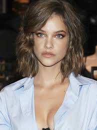 Barbara Palvin Victoria Beckham Short Hair Short Brunette Hair Hairstyle