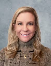 Lindsay Roach's Instagram, Twitter & Facebook