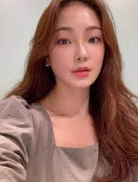 Apr 30, 2021 · 악당이 어릴 때, 그를 속여 노예로 팔아 버리는 소녀1이 되어 버렸다.불치병을 앓던 이 소녀는 악당을 팔아서 진통제 값을 마련하려다 훗날 악당에게 비참하게 죽어 버린다.다행히, 아직 팔아 버리지는 않은 상황이었다.나는 일단 노예상을 쫓아내고서, 열두 살 고아의 처지로 열두 살짜리 악당을. ëŒì‹±ê¸€ì¦ˆ ì´ì•„ì˜ ë§¥ì‹¬ ì¸ìŠ¤íƒ€