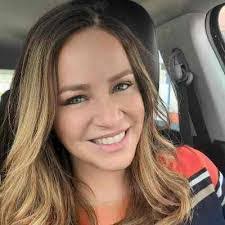 Linda Pineiro's Instagram, Twitter & Facebook