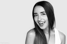 Shannon Reinhart's Instagram, Twitter & Facebook