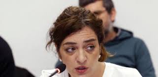 Celia Mayer se defiende de sus errores atacando al PP