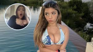TikToker Katiana Kays accidental nip slip caught LIVE