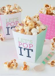 Ein entspannendes spiel, bei dem sie die eimer mit popcorn für kinobesucher füllen müssen. 12 Free Popcorn Box Templates For Family Movie Night Popcorn Box Template Popcorn Box Printable Diy Popcorn
