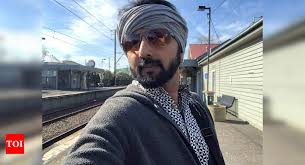 Kannan, also a singaporean tamil, started off his career as an actor and television host. 7f2wkw6uc Ihmm