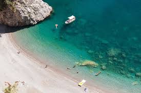 Over 100,000 english translations of portuguese words and phrases. Cavallo Morto Beach Maiori Beach In Amalfi Coast Italy