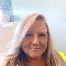 Lauri Brandt's Instagram, Twitter & Facebook