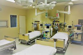 Dort werden durch ärztliche und pflegerische hilfeleistung krankheiten, leiden oder körperlichen schäden festgestellt und durch eine behandlung geheilt oder gelindert. Was Passiert Eigentlich In Einem Corona Krankenhaus Dr Piepho Bruderkrankenhaus Trier