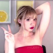 Savannah Dowling's Instagram, Twitter & Facebook