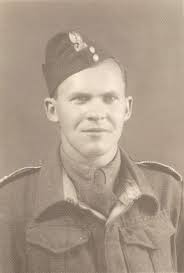 WW2 German, Soviet, Allied militaria, uniforms, awards, weapons history.  War relics forum