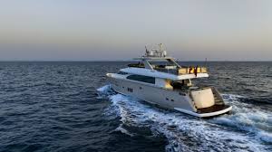 10 Reasons to Choose Dubai for a Yacht Charter Excursion - Gold's Yacht