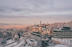Das Dolder Grand In Zurich Bekommt Einen Neuen Anstrich In 2020 Hotel Winterwunderland Outdoor