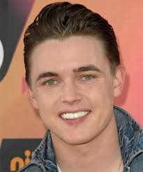 His latest single friends, an homage to the people who became chosen family. Jesse Mccartney Hairstyles Hair Cuts And Colors