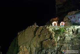 Estos son los horarios de dichas exhibiciones: La Quebrada Y Los Clavadistas De Acapulco Por La Noche Con La Mochila