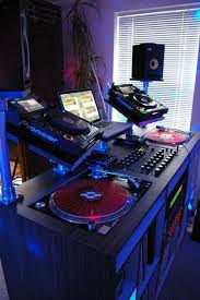 Tumblr Lskz9pqesa1qagz1lo1 500 Jpg 426 640 Dj Room Music Studio Room Home Studio Music