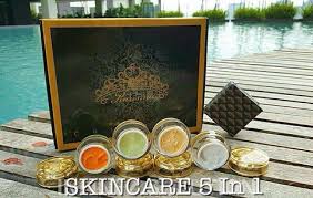 Semua produk kecantikan atau kosmetik perlu mendapat notifikasi yang diberikan oleh pihak berkuasa kawalan dadah (pbkd) sebelum dipasarkan di malaysia. Facebook