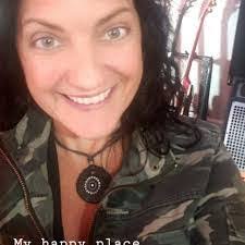 Shawna Raymond's Instagram, Twitter & Facebook