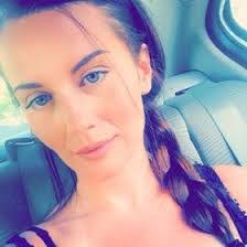 Deanna Natoli's Instagram, Twitter & Facebook