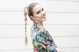 Today i have a quick and easy hair tutorial for you guys during our qaurintine i hope you enjoyed. How To Get A Braided Ponytail In 7 Easy Steps