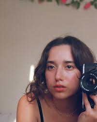 off to the soirée ♡︎ ♡︎ ♡︎ ♡︎ ♡︎ ♡︎ ♡︎ ♡︎ #madewithkodak #selfieonfilm  #portraitsonfilm #kodakultramax400 #canonae1 #womenphotographers  #womenphysique #missiondistrictsf #womendoitbetter @hellenemagazine  @lekkerzine @analogueportrait ...