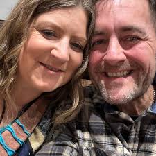 Hi guys I got a question 😊, So i do have 300w renogy solar panels with  40amp renogy Rover controller and 3000w inverter. At the moment I use  flooded battery but I