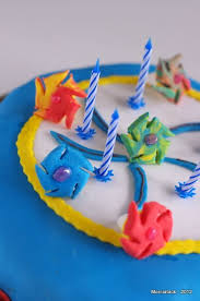 Gateau Toupies Beyblade En Pate A Sucre Recette Gateau Anniversaire Garcon Gateau Beyblade Pate A Sucre